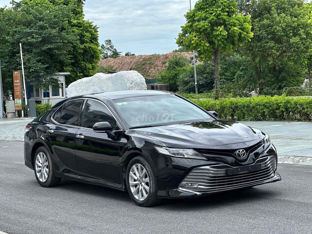 Toyota Camry 2.0G 2019 - ảnh 2