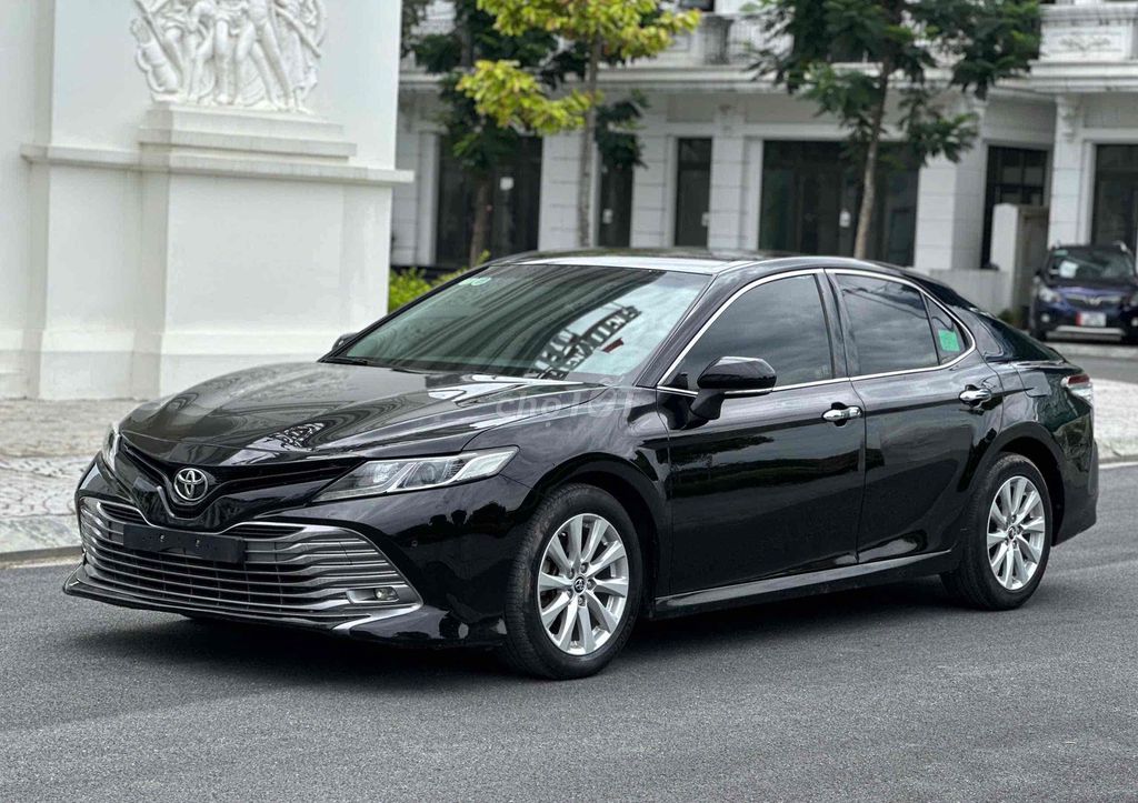 Toyota Camry 2.0G 2019 - ảnh 3
