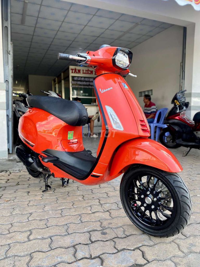 VESPA Sprint 2022 - ảnh 1