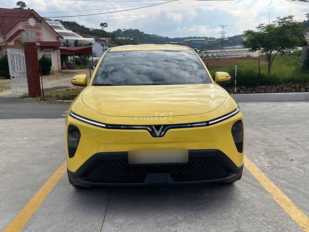 VinFast Limo Green 2025 - ảnh 1