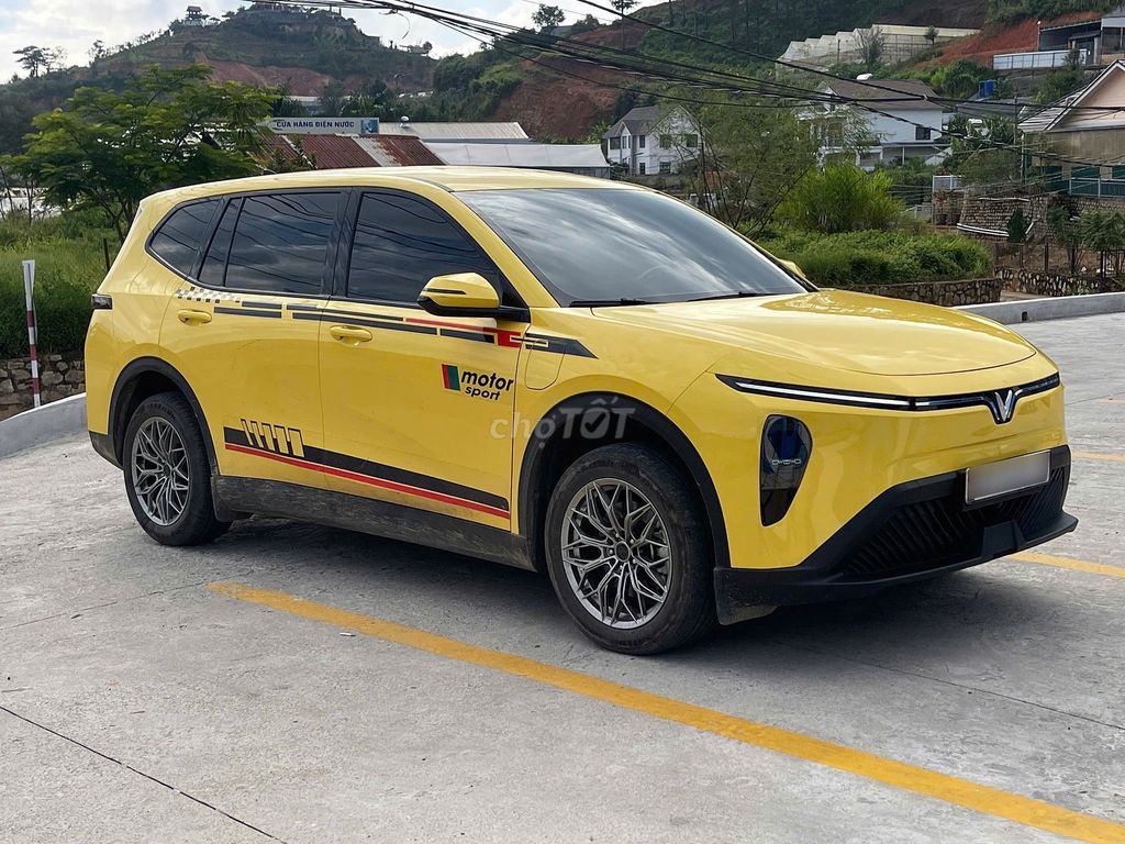 VinFast Limo Green 2025 - ảnh 2