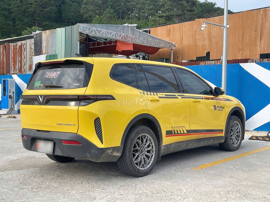VinFast Limo Green 2025 - ảnh 4