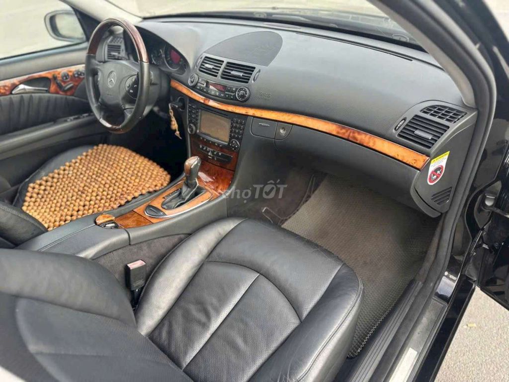 Mercedes-Benz 2005 - ảnh 3