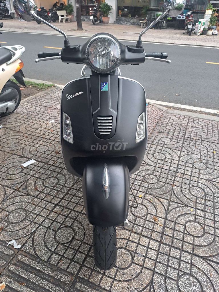 Vespa GTS 2011 - ảnh 1