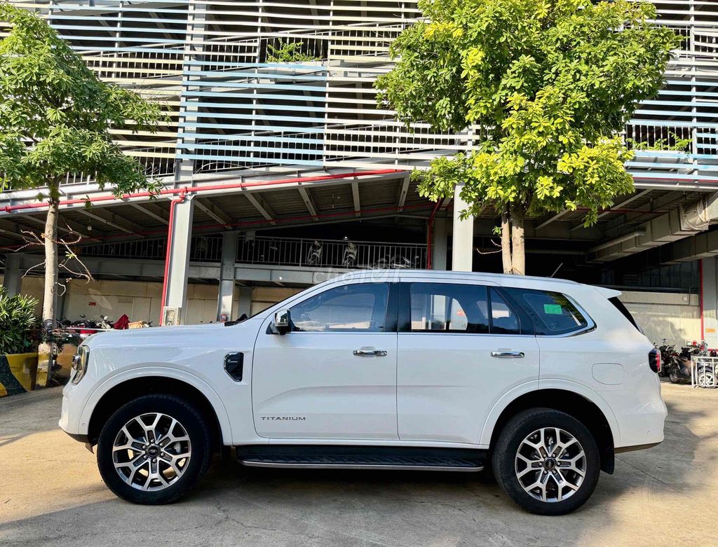 Ford Everest 2023 - ảnh 5