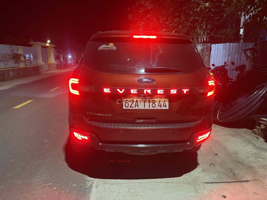 Ford Everest 2018 - ảnh 1