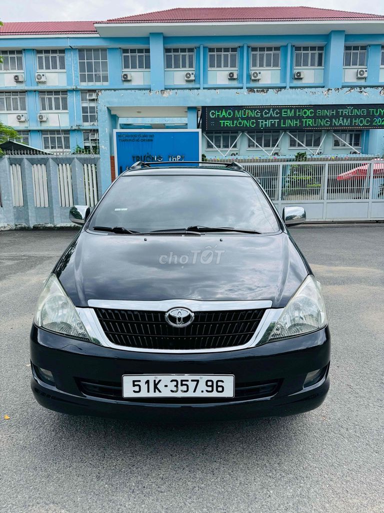 Toyota Innova - ảnh 1