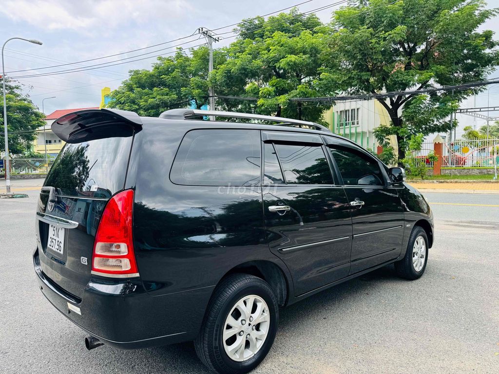 Toyota Innova - ảnh 3