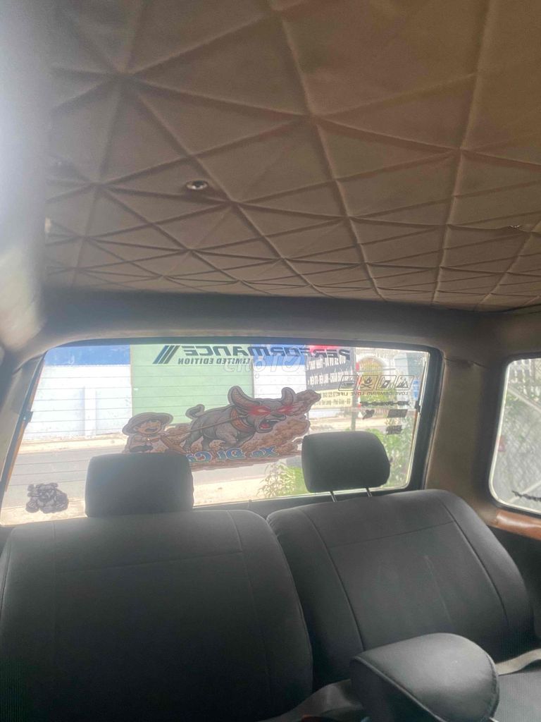 Toyota Hiace - ảnh 5
