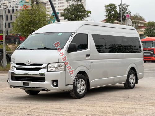 Toyota Hiace 2018 - ảnh 2