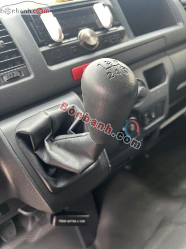 Toyota Hiace 2018 - ảnh 5