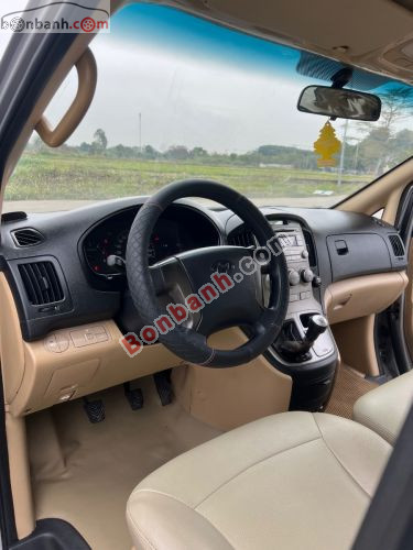 Hyundai Grand Starex 2.5 MT 2015 - ảnh 4