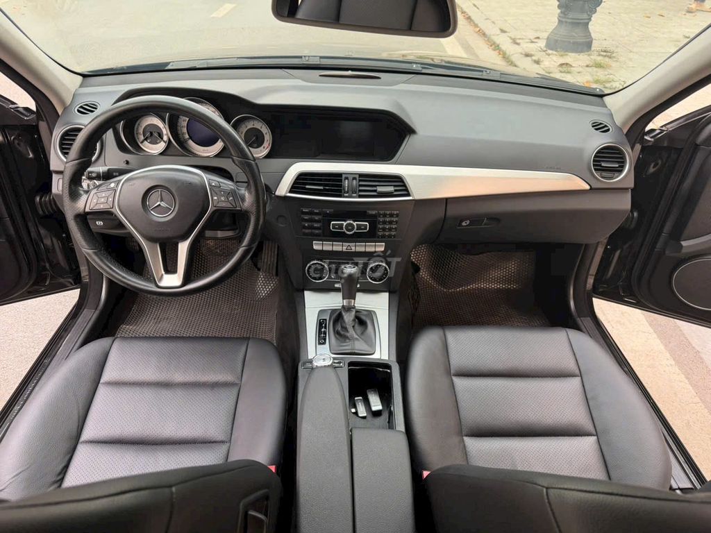 Mercedes-Benz 2012 - ảnh 4