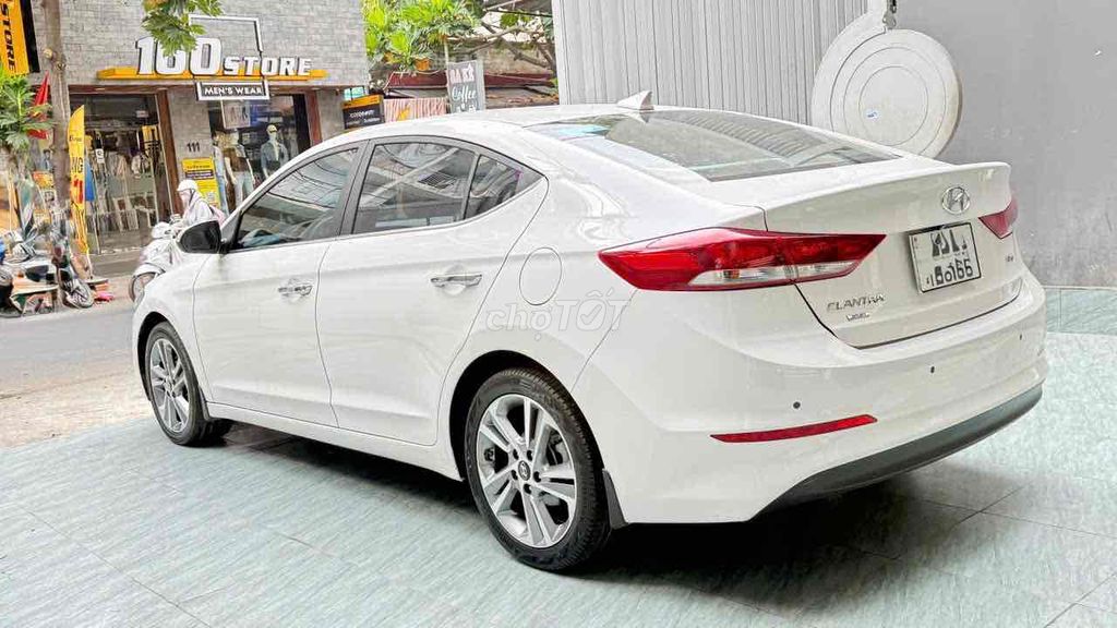 Hyundai Elantra 2018 - ảnh 3