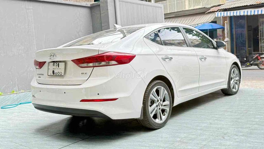 Hyundai Elantra 2018 - ảnh 5