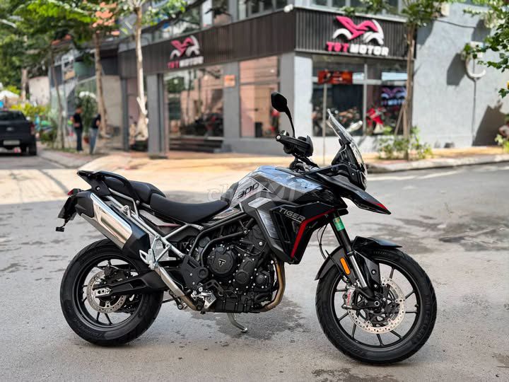 Triumph 2025 - ảnh 1