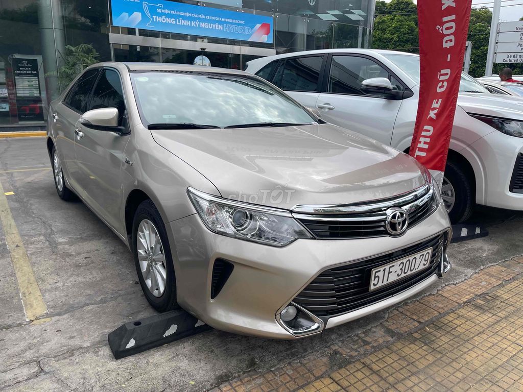 Toyota Camry 2.0E 2015 - ảnh 2