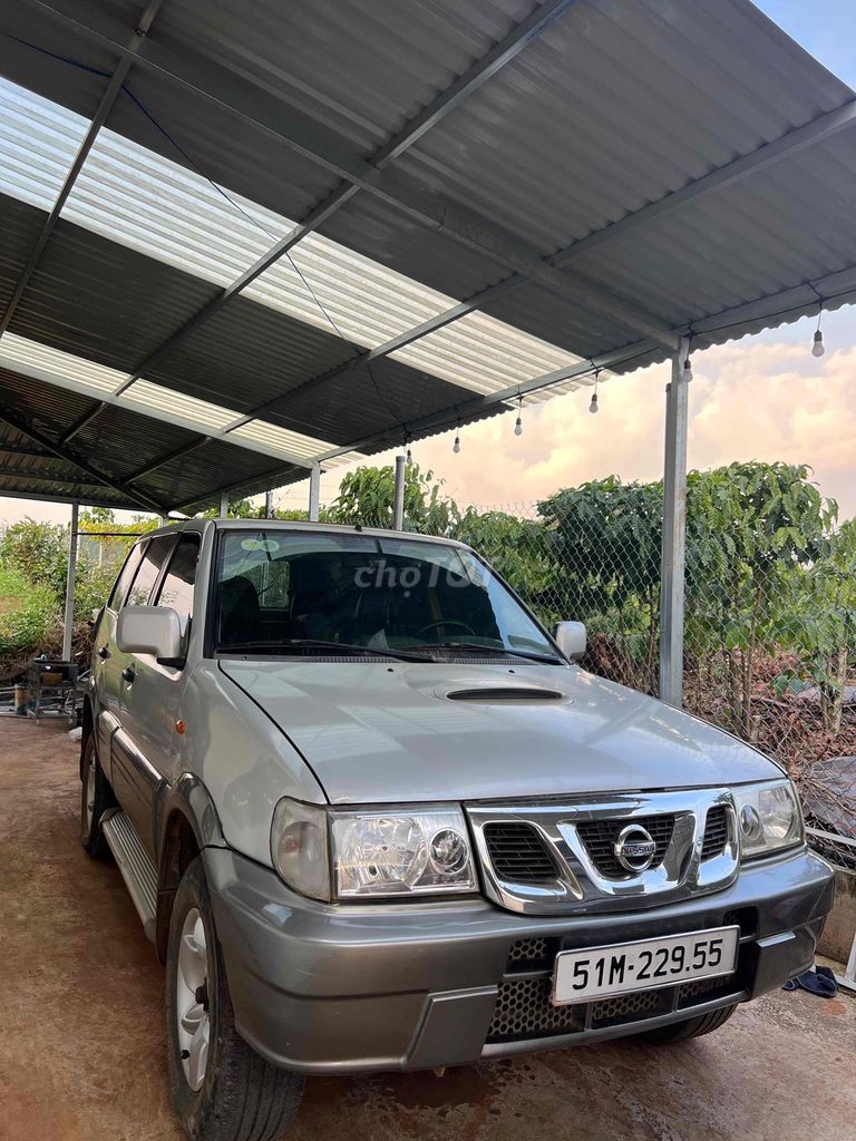 Nissan Terra - ảnh 1