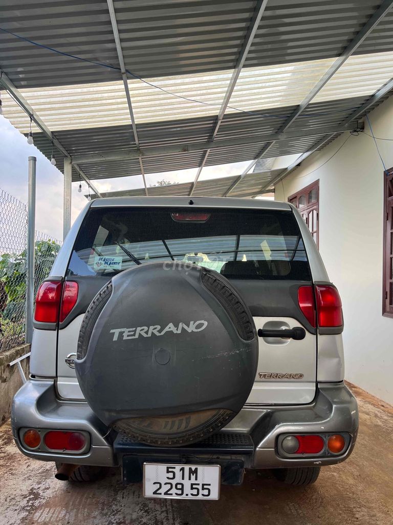 Nissan Terra - ảnh 2