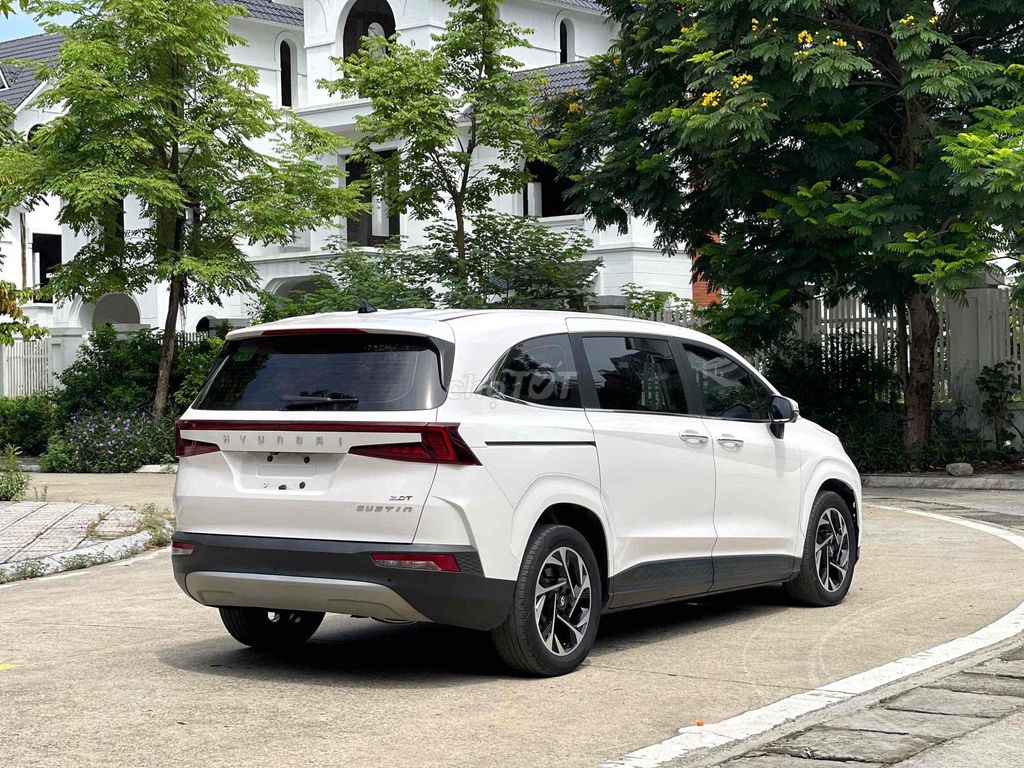 Hyundai Custin 2023 - ảnh 4