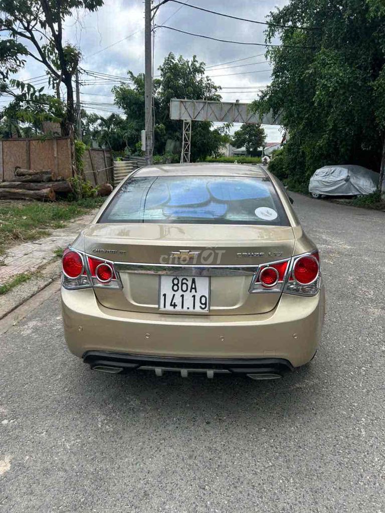 Chevrolet Cruze 2011 - ảnh 4