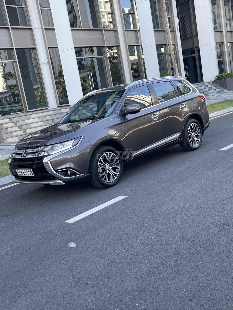 Mitsubishi Outlander 2019 - ảnh 1