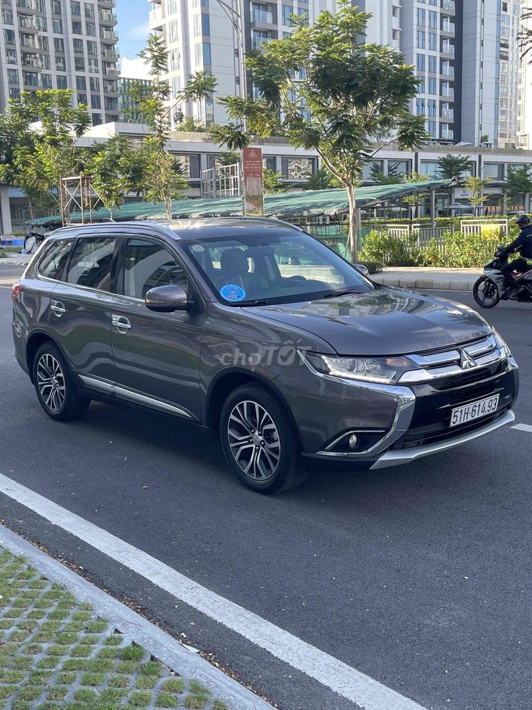 Mitsubishi Outlander 2019 - ảnh 2