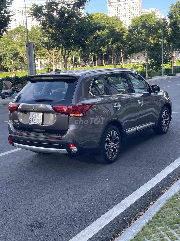 Mitsubishi Outlander 2019 - ảnh 4