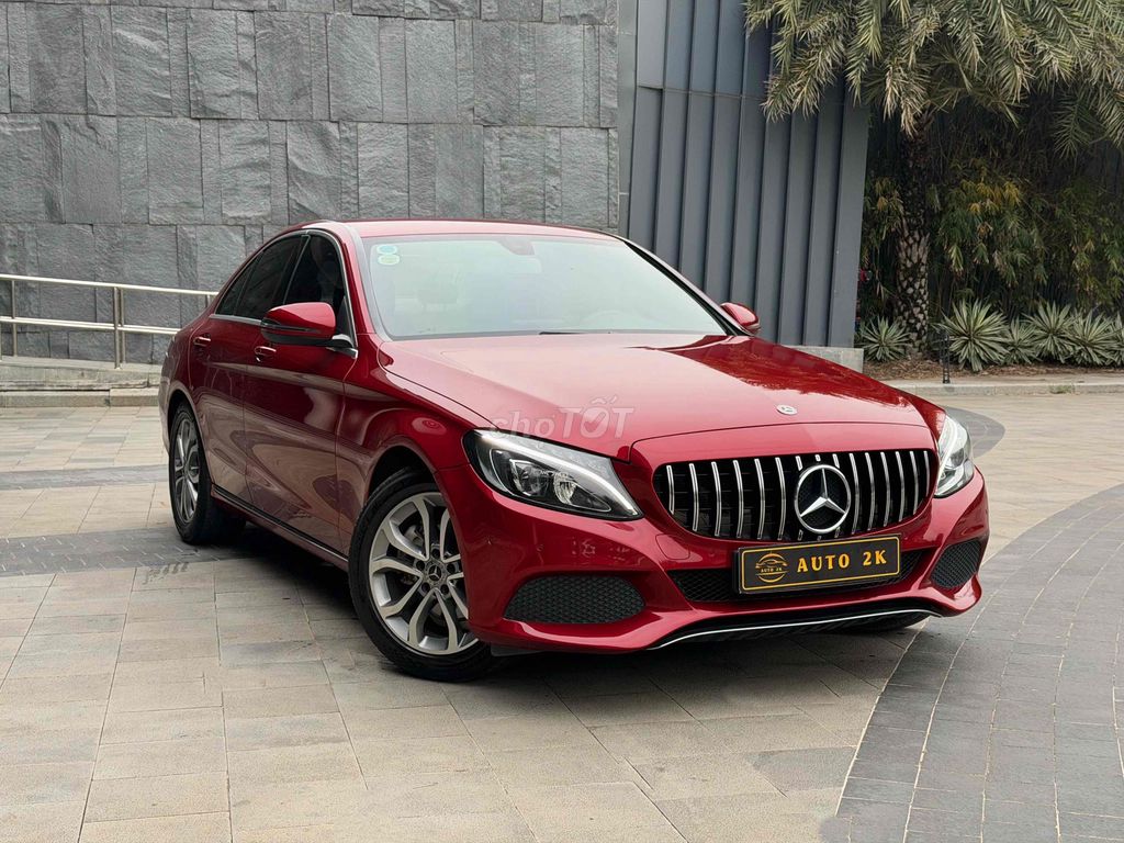 Mercedes-Benz 2018 - ảnh 1
