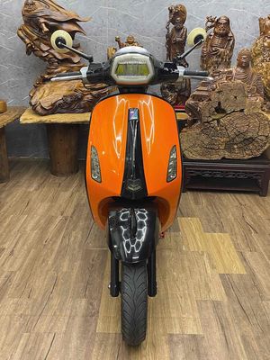 Vespa 2022 - ảnh 1