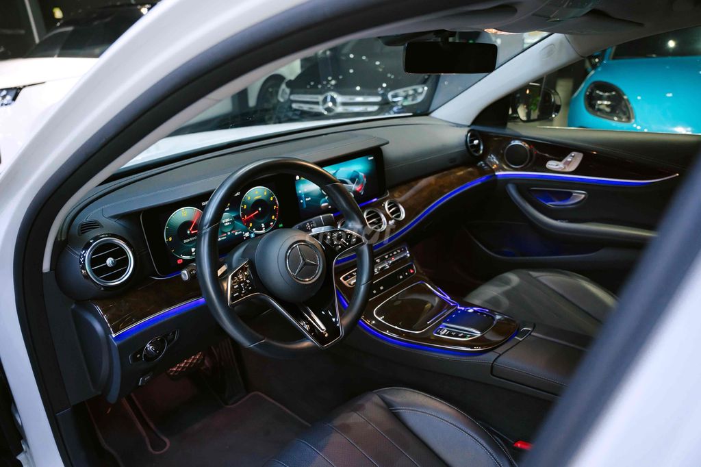 Mercedes-Benz 2021 - ảnh 1