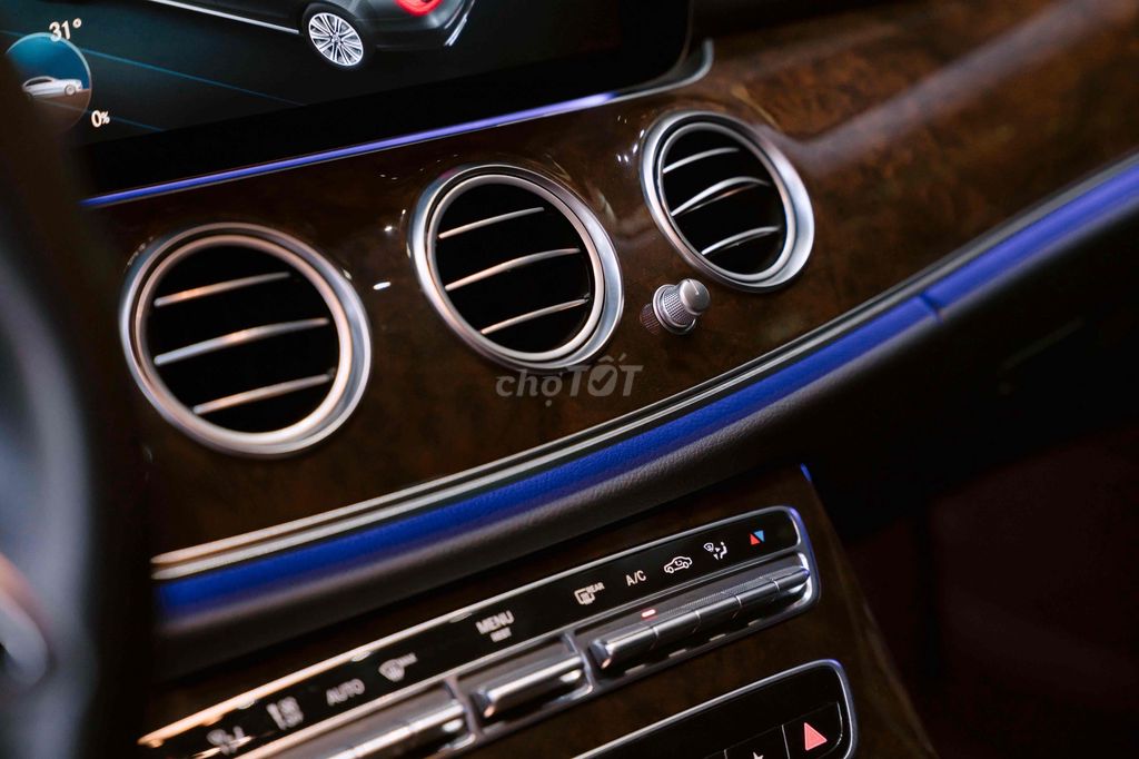 Mercedes-Benz 2021 - ảnh 2