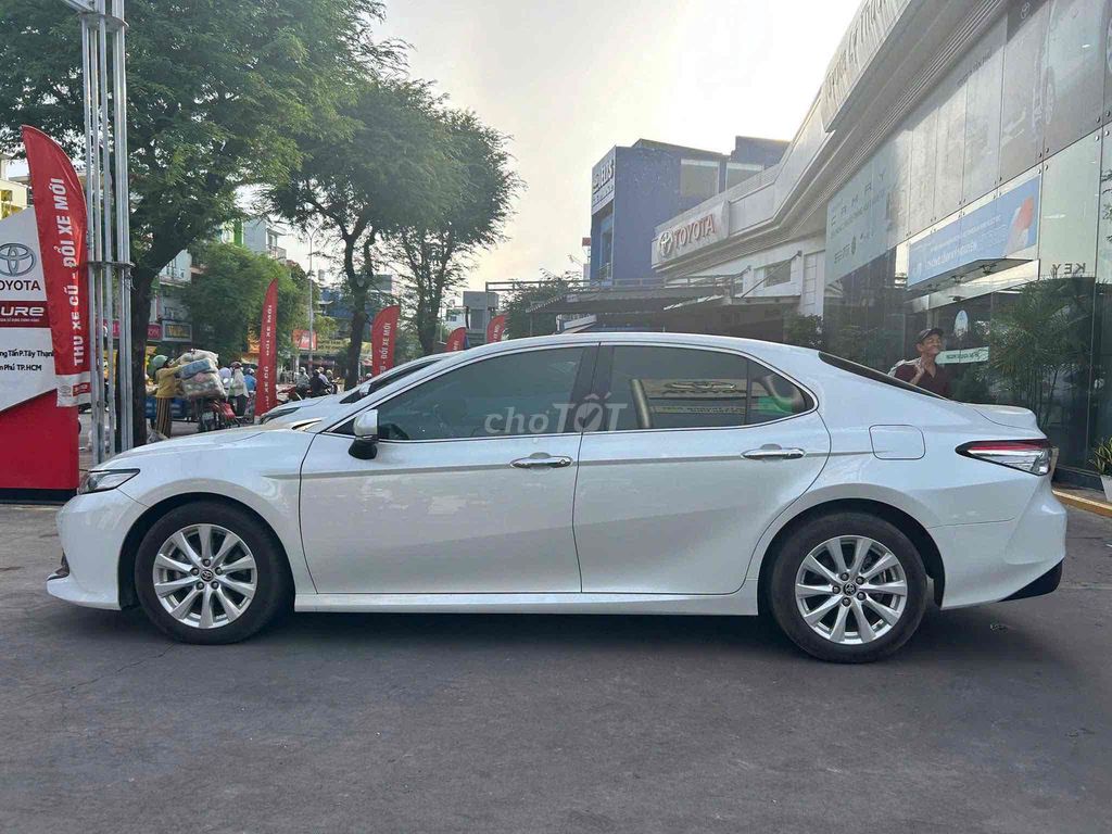 Toyota Camry 2.0G 2021 - ảnh 2