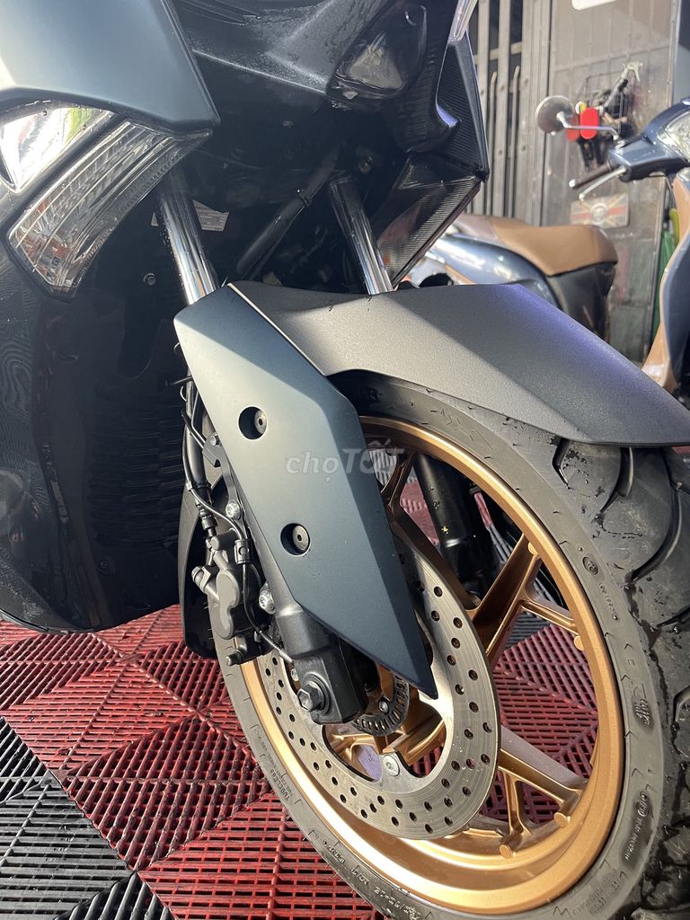 Yamaha Xmax 2023 - ảnh 2