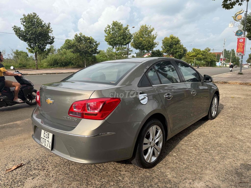 Chevrolet Cruze - ảnh 4