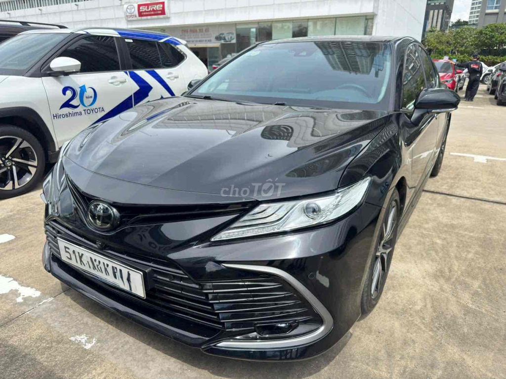 Toyota Camry - ảnh 1