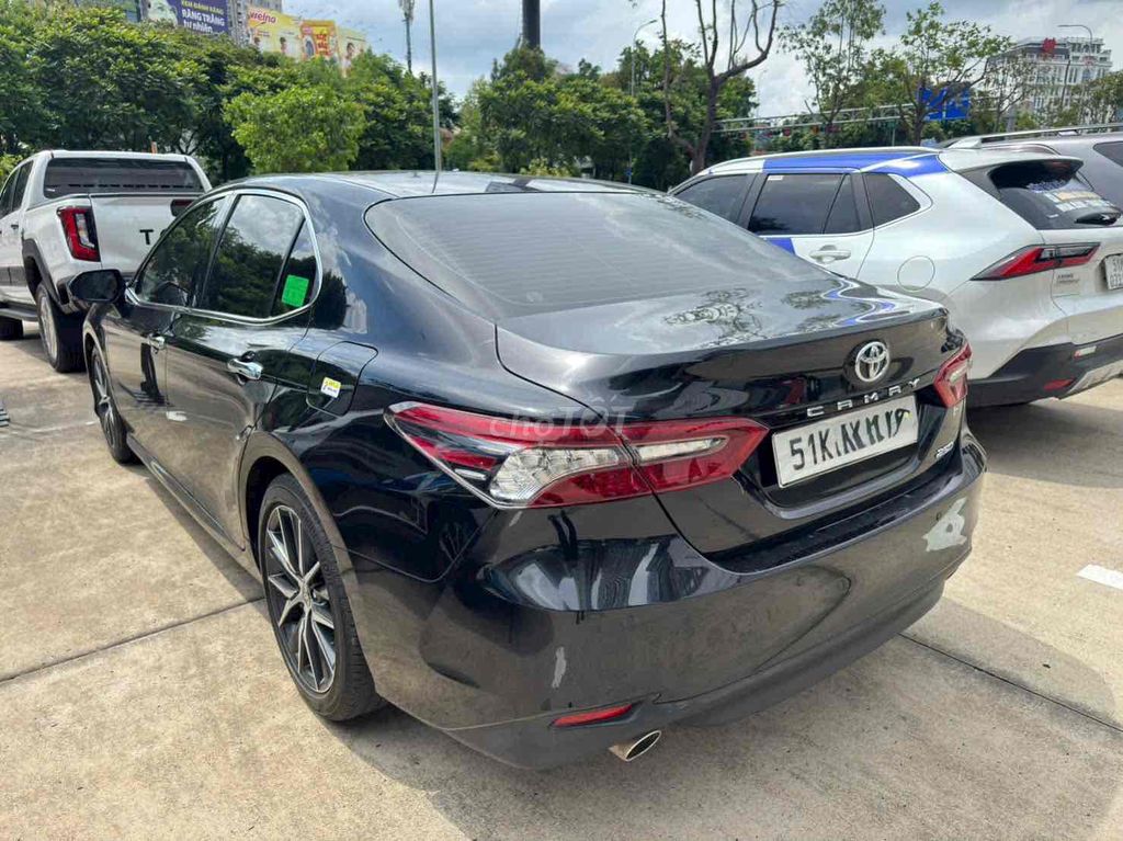 Toyota Camry - ảnh 3
