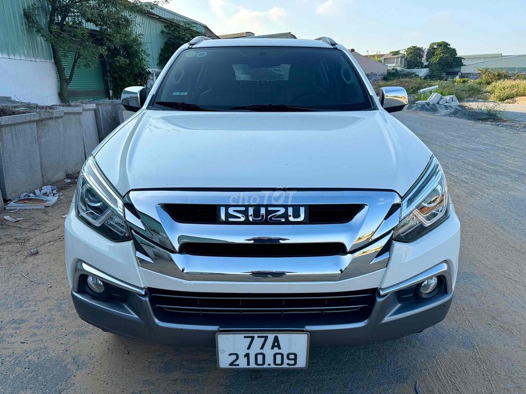 Isuzu Mu X 2021 - ảnh 1