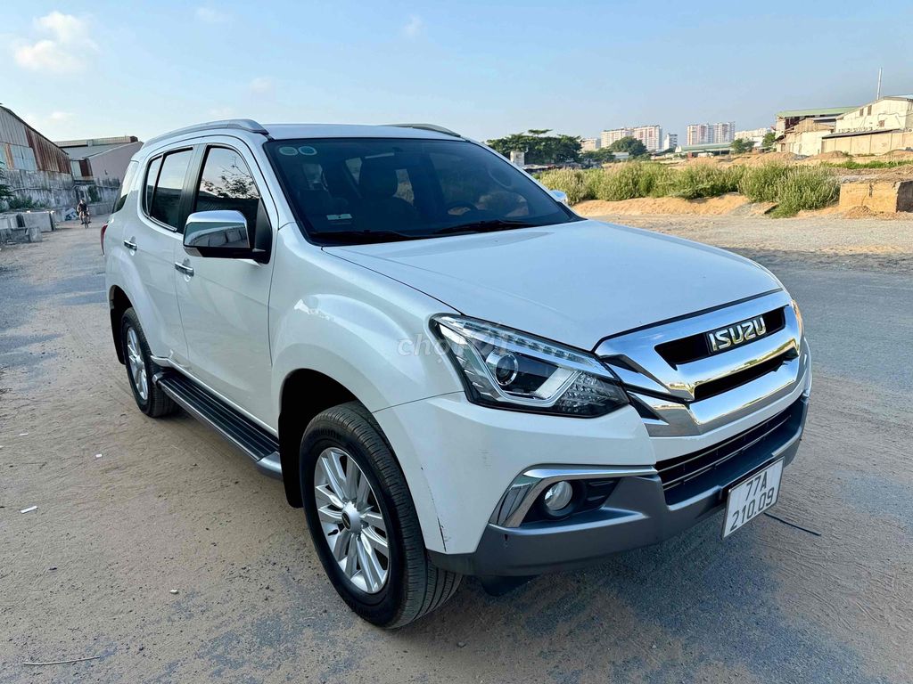 Isuzu Mu X 2021 - ảnh 3