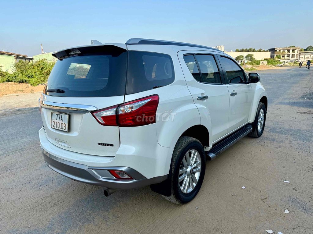 Isuzu Mu X 2021 - ảnh 4