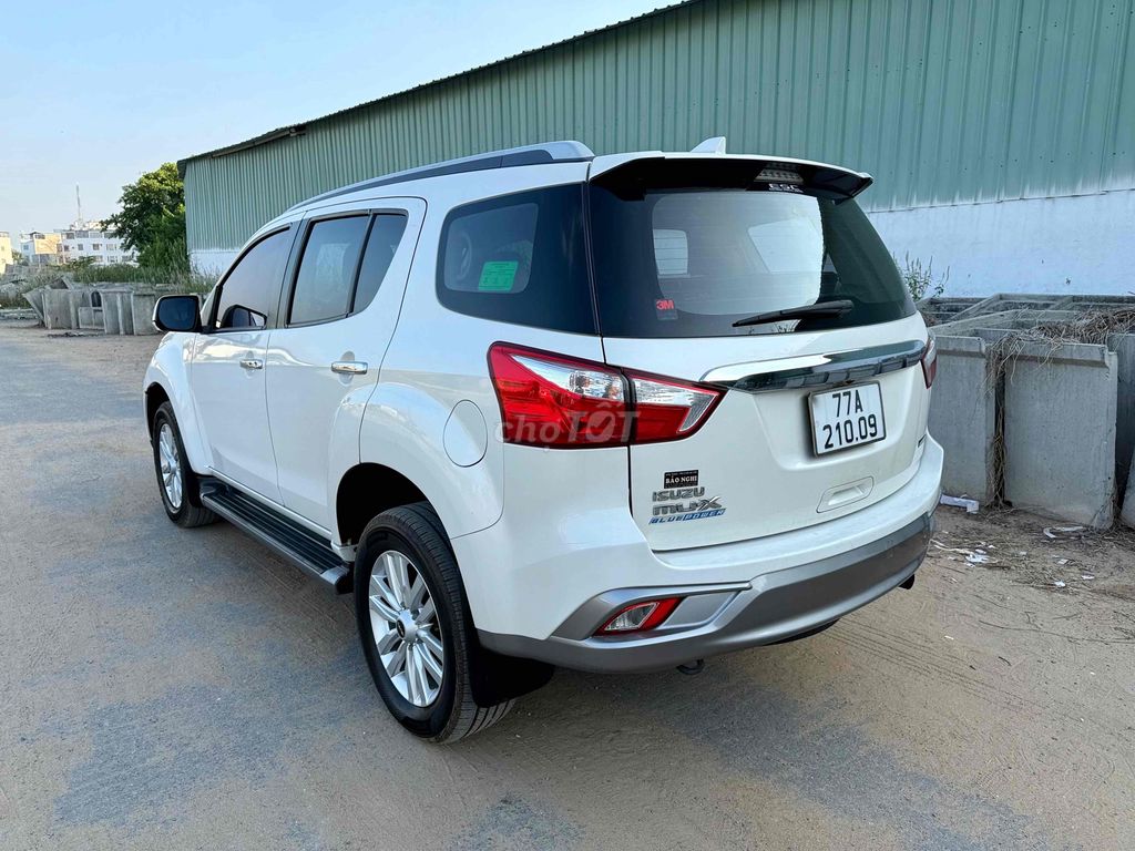 Isuzu Mu X 2021 - ảnh 5