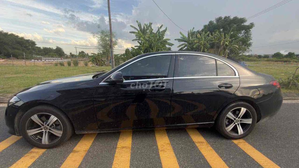 Mercedes-Benz 2022 - ảnh 1