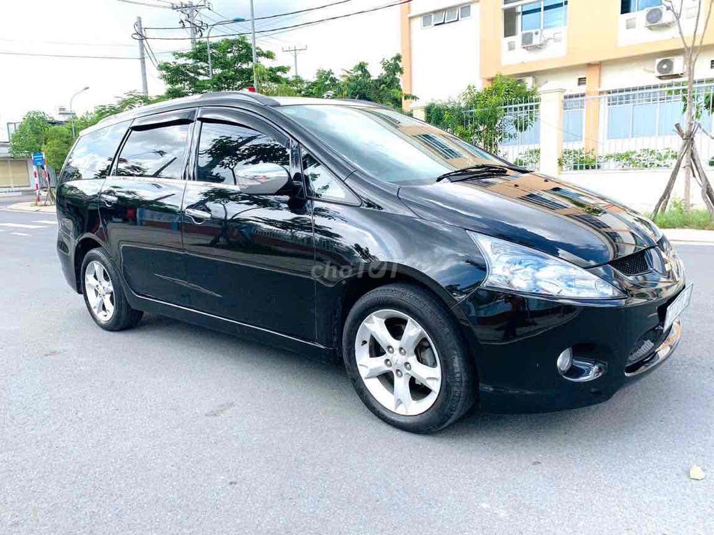 Mitsubishi Grandis 2009 - ảnh 5