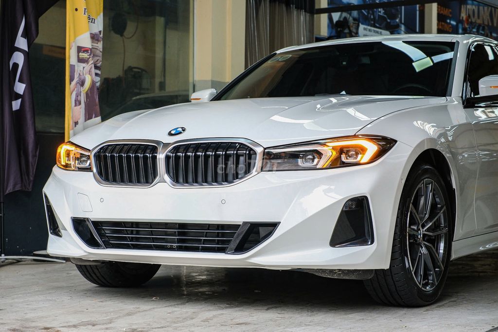 BMW 2025 - ảnh 1