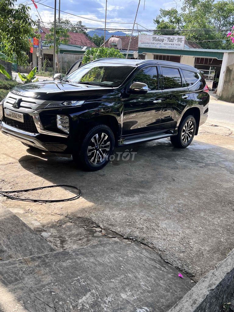 Mitsubishi Pajero Sport 2021 - ảnh 1
