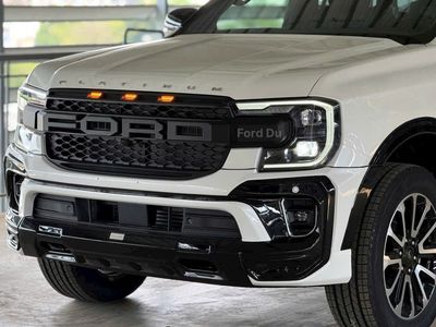 Ford Everest - ảnh 1