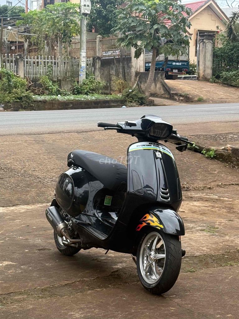 Piaggio Vespa 2022 - ảnh 1
