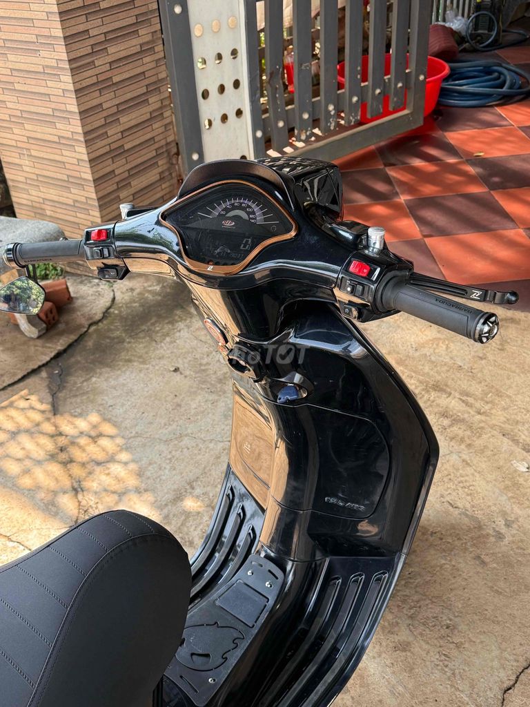 Piaggio Vespa 2022 - ảnh 4