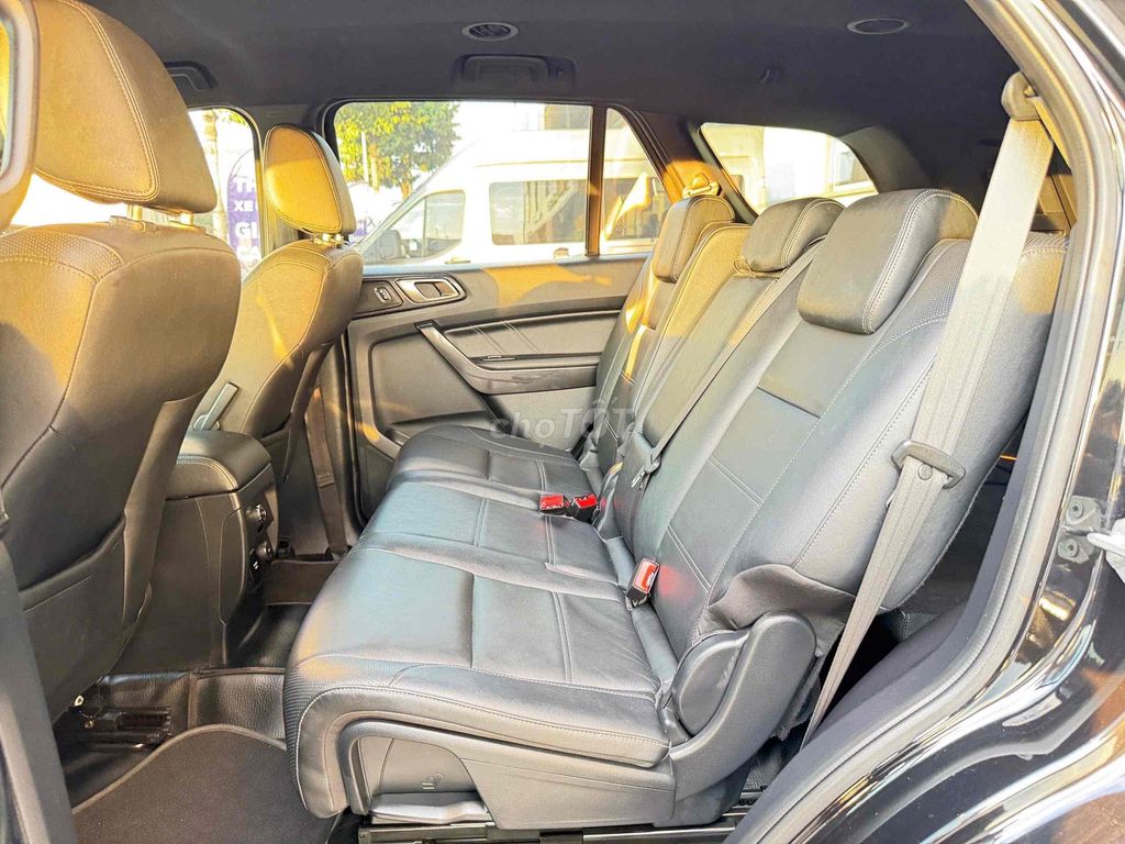 Ford Everest - ảnh 4