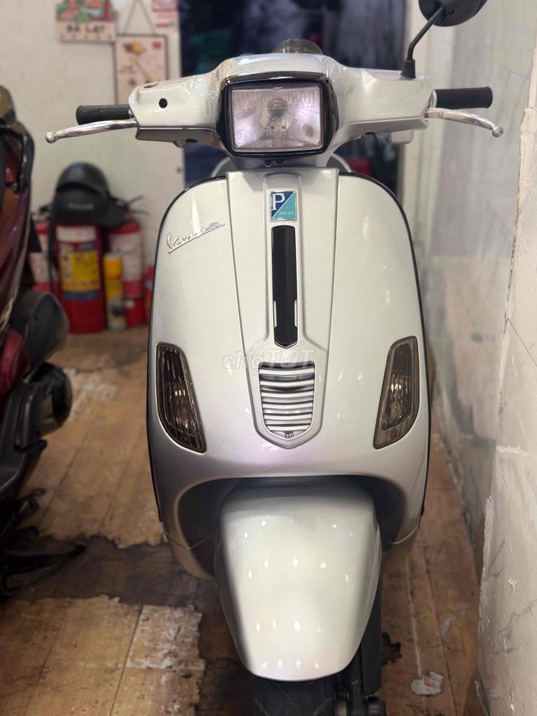 Piaggio Vespa 2012 - ảnh 1